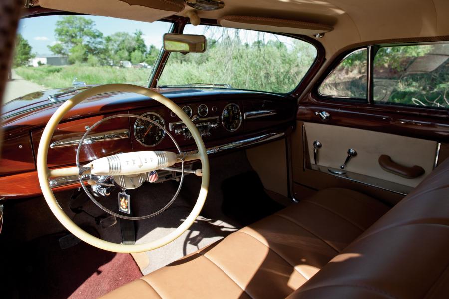 Интерьер Hudson Commodore Station Wagon 1948 года  (фото 19 из 21)